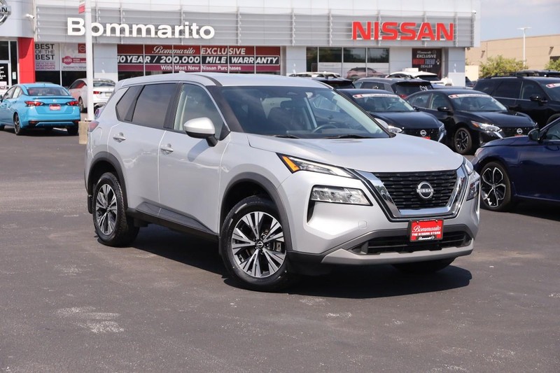 Nissan Rogue Vehicle Image 02