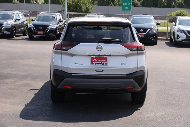 Nissan Rogue Vehicle Image 06