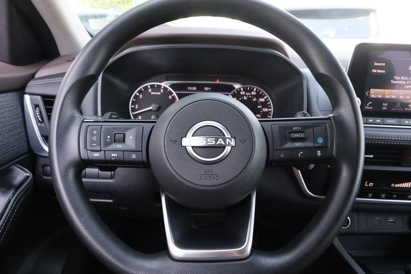 Nissan Rogue Vehicle Image 10