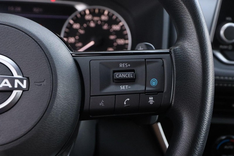 Nissan Rogue Vehicle Image 12