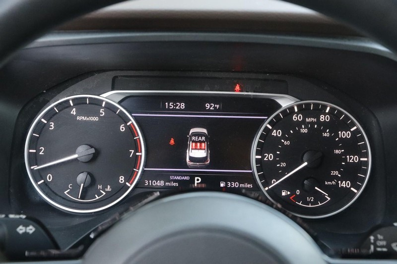 Nissan Rogue Vehicle Image 13