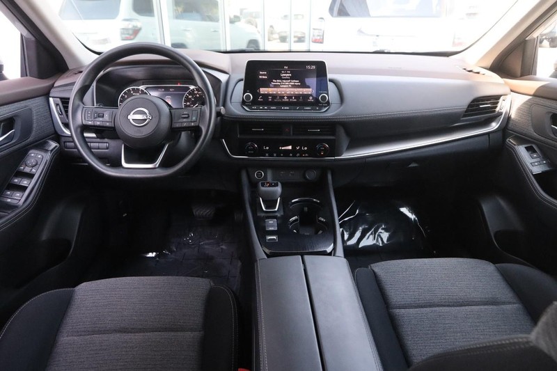 Nissan Rogue Vehicle Image 19