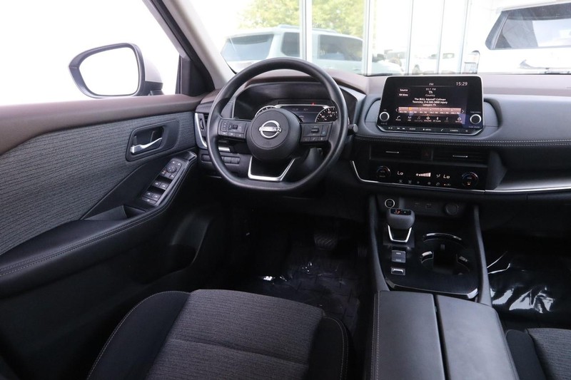 Nissan Rogue Vehicle Image 20