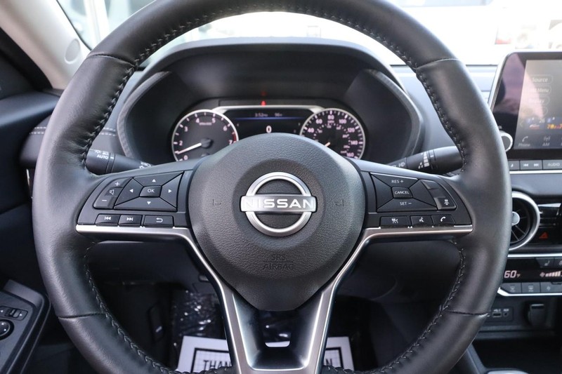 Nissan Sentra Vehicle Image 10