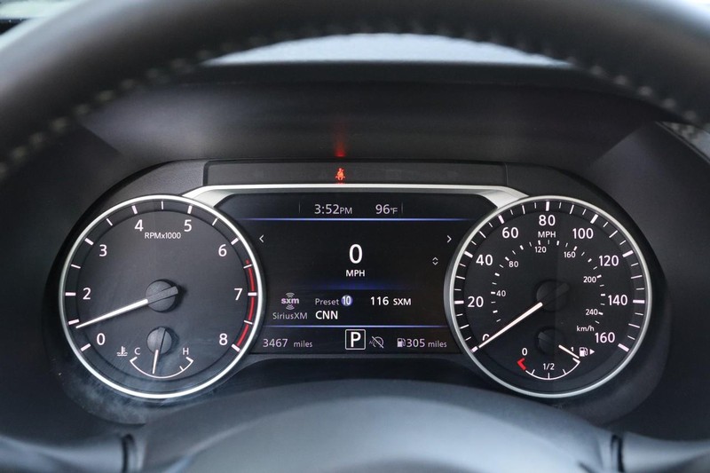 Nissan Sentra Vehicle Image 13