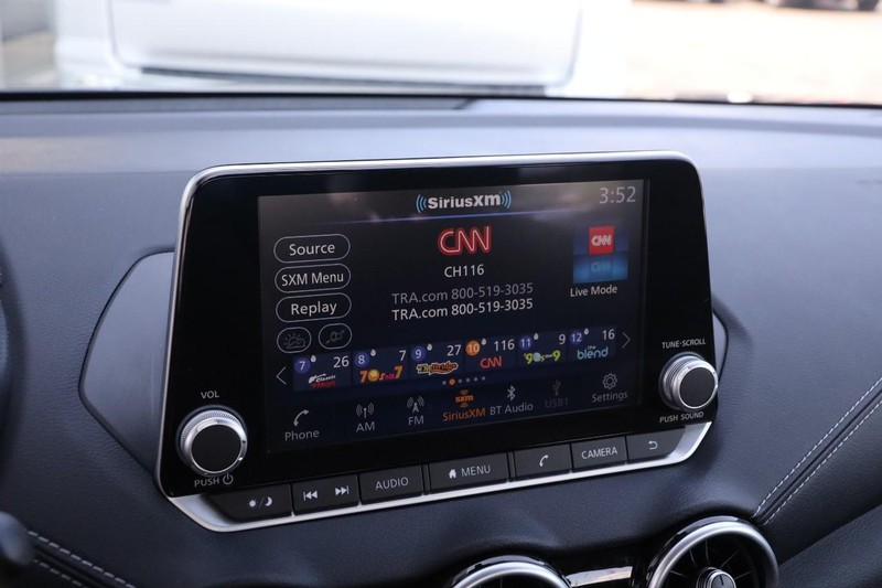 Nissan Sentra Vehicle Image 15