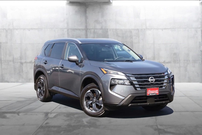 Nissan Rogue Vehicle Image 02
