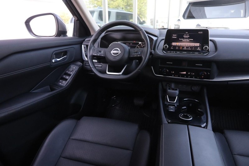Nissan Rogue Vehicle Image 23