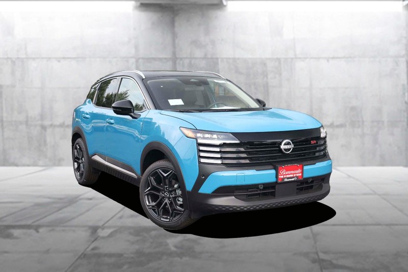 Nissan Kicks Vehicle Image 02