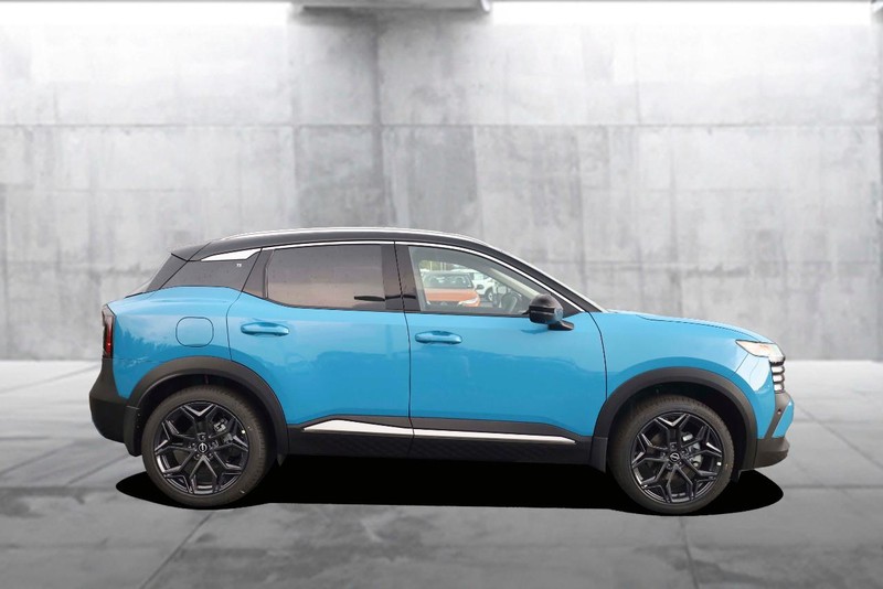 Nissan Kicks Vehicle Image 05