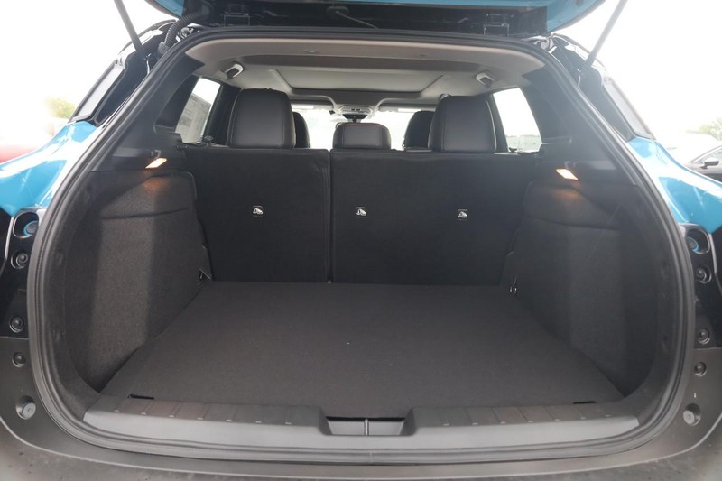 Nissan Kicks Vehicle Image 08