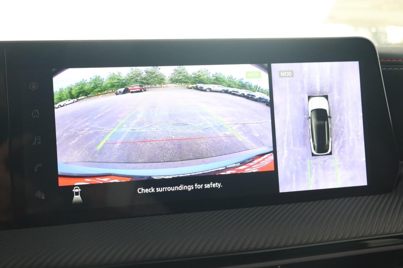 Nissan Kicks Vehicle Image 15