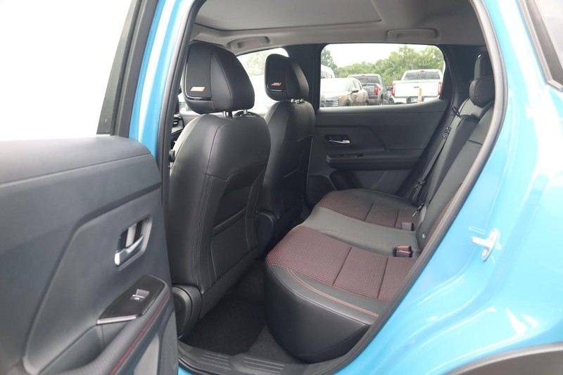 Nissan Kicks Vehicle Image 24