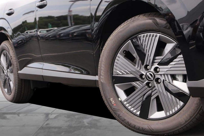 Nissan Murano Vehicle Image 03