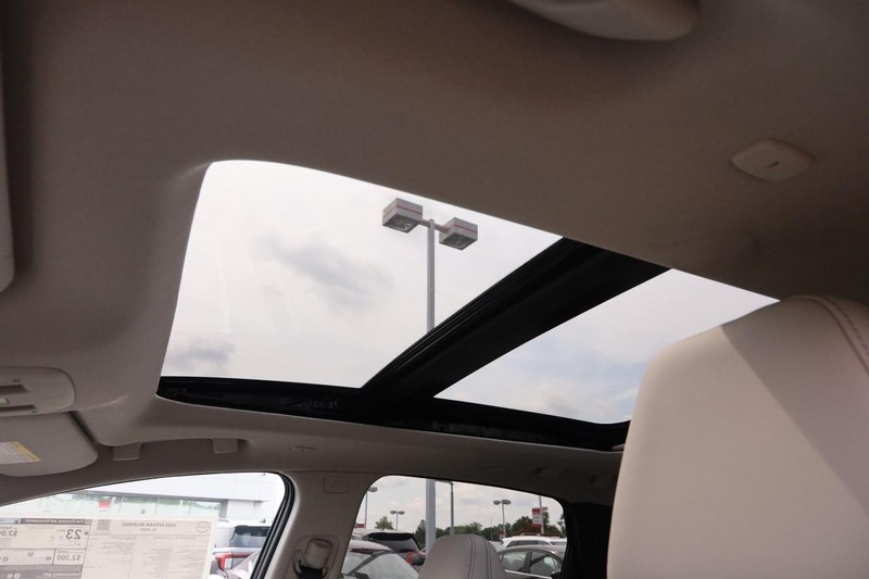 Nissan Murano Vehicle Image 09