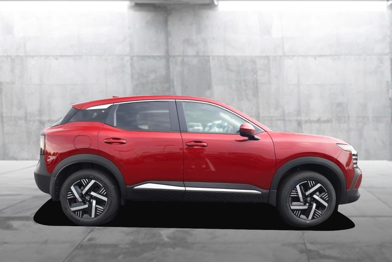 Nissan Kicks Vehicle Image 05