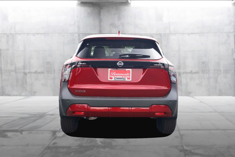 Nissan Kicks Vehicle Image 06