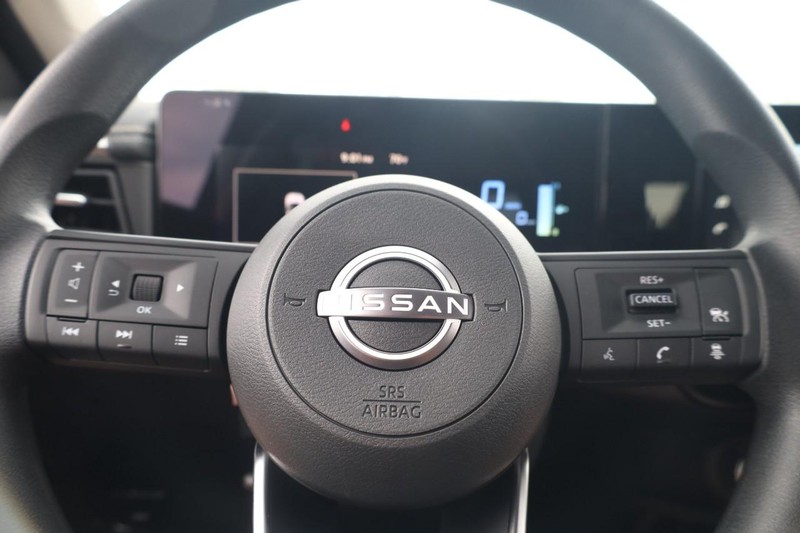 Nissan Kicks Vehicle Image 09