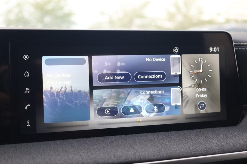 Nissan Kicks Vehicle Image 11