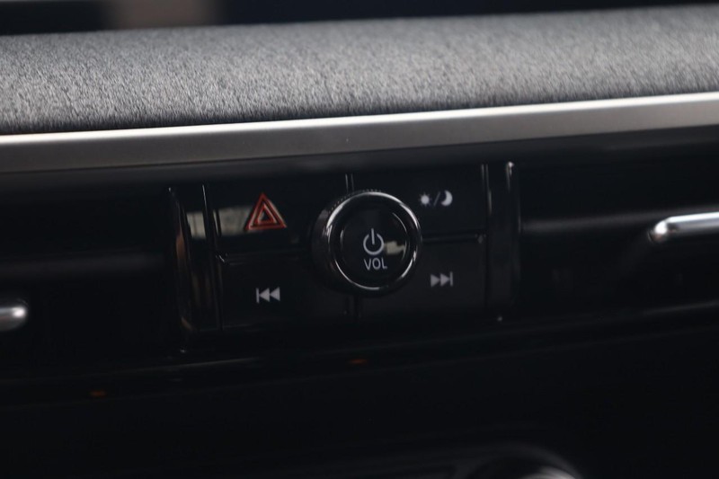 Nissan Kicks Vehicle Image 13