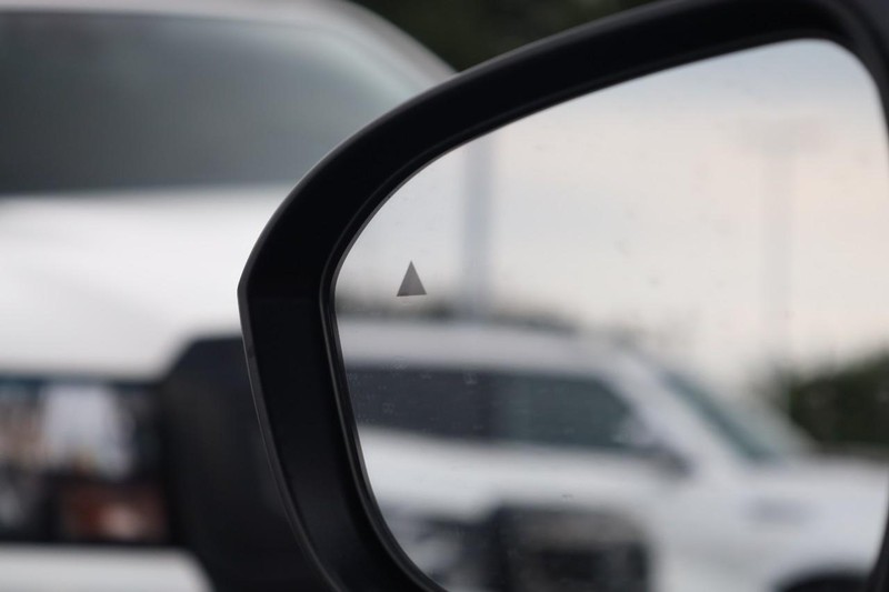 Nissan Kicks Vehicle Image 20