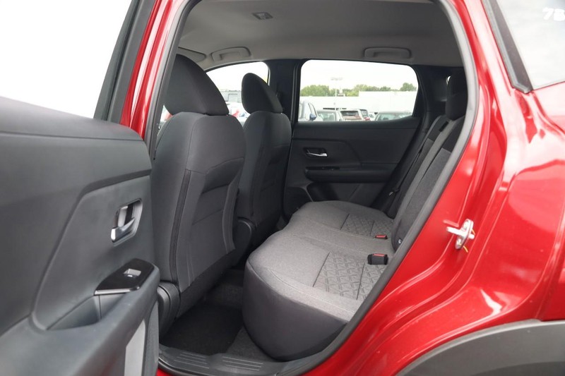 Nissan Kicks Vehicle Image 21