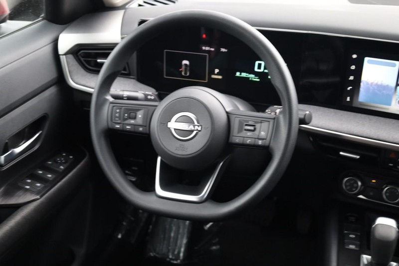 Nissan Kicks Vehicle Image 23