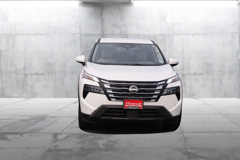 Nissan Rogue Vehicle Image 04