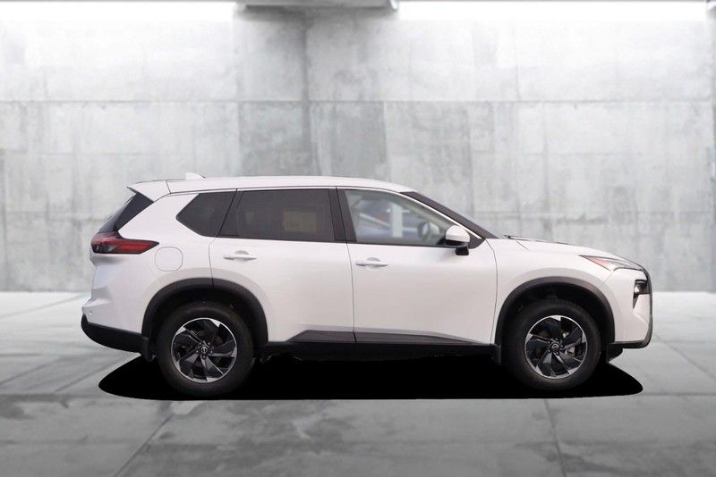 Nissan Rogue Vehicle Image 05