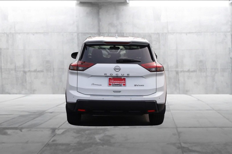 Nissan Rogue Vehicle Image 06