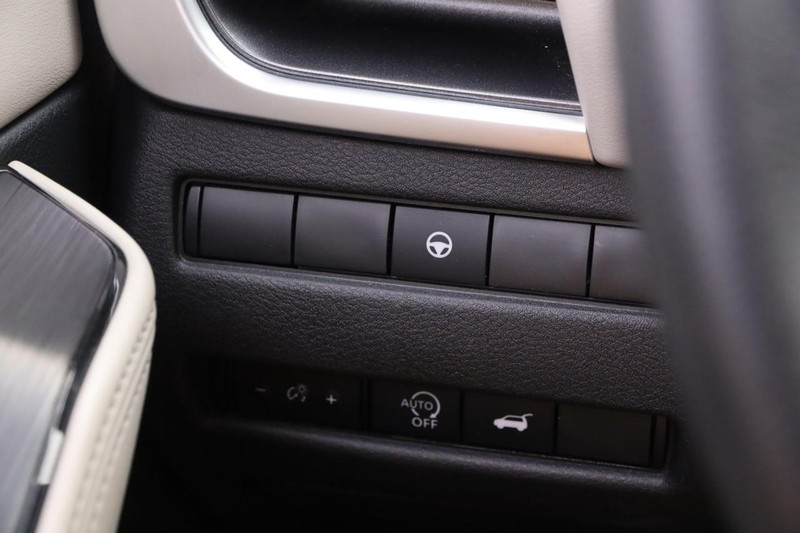 Nissan Rogue Vehicle Image 20
