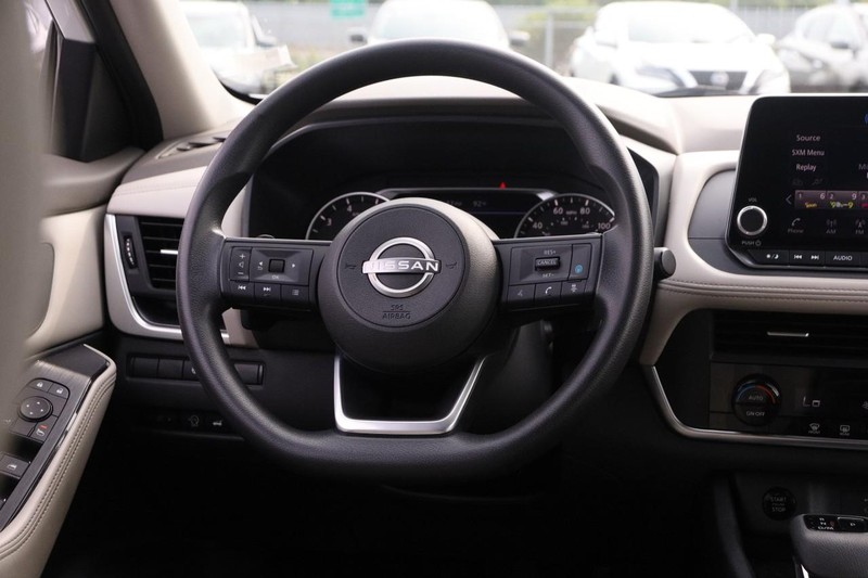 Nissan Rogue Vehicle Image 23