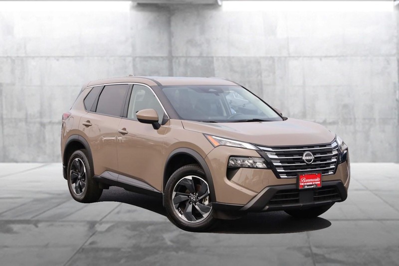 Nissan Rogue Vehicle Image 02