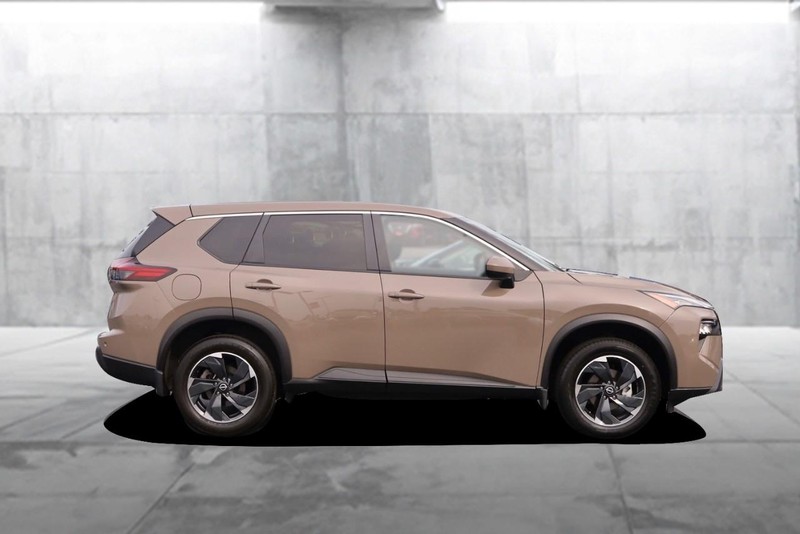 Nissan Rogue Vehicle Image 05