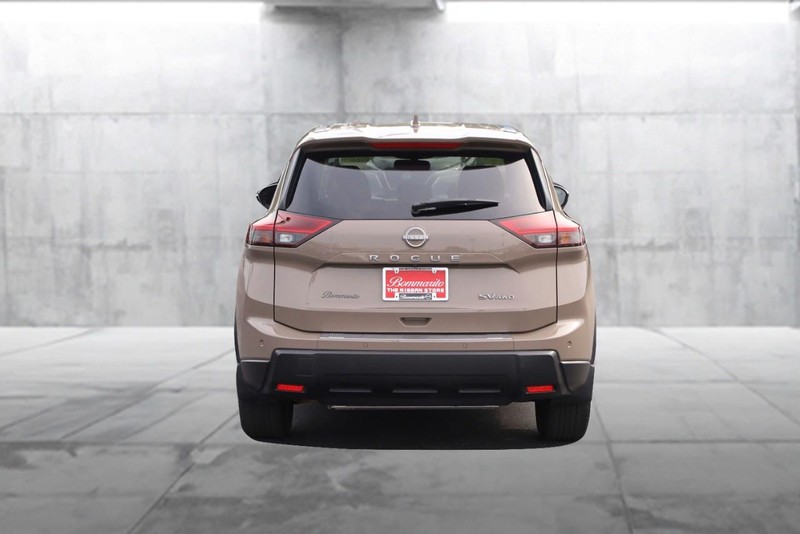 Nissan Rogue Vehicle Image 06