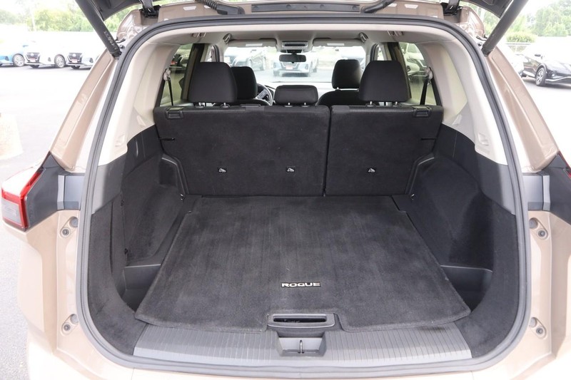 Nissan Rogue Vehicle Image 07