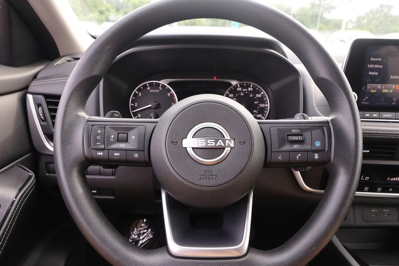 Nissan Rogue Vehicle Image 11