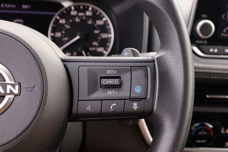Nissan Rogue Vehicle Image 13