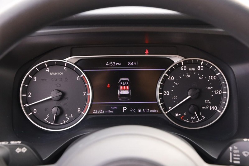 Nissan Rogue Vehicle Image 14