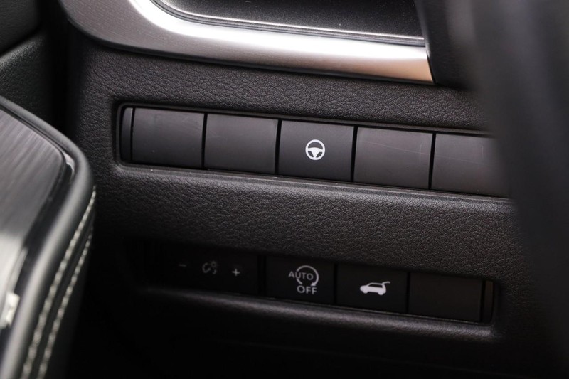 Nissan Rogue Vehicle Image 20