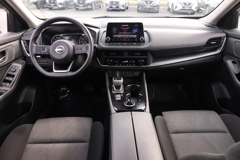 Nissan Rogue Vehicle Image 21