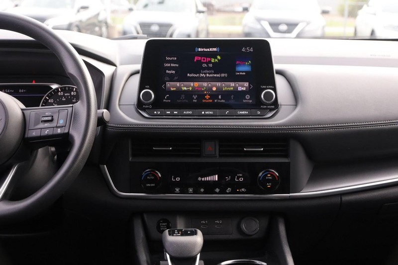Nissan Rogue Vehicle Image 24
