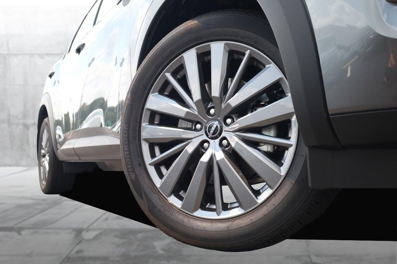 Nissan Pathfinder Vehicle Image 03