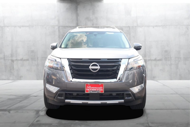 Nissan Pathfinder Vehicle Image 04