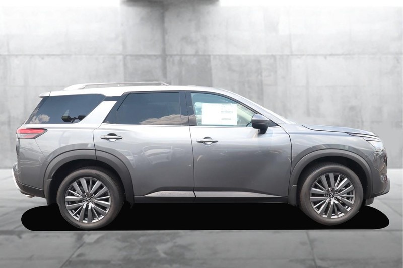 Nissan Pathfinder Vehicle Image 05