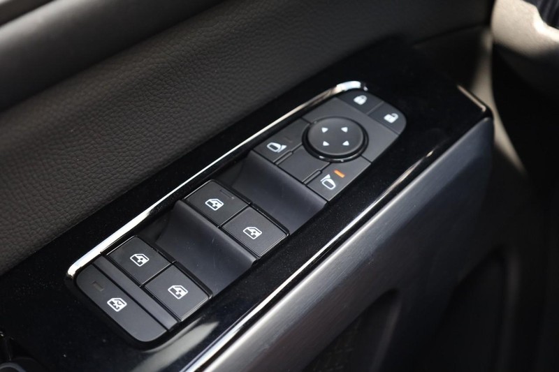 Nissan Pathfinder Vehicle Image 22
