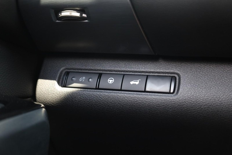 Nissan Pathfinder Vehicle Image 23