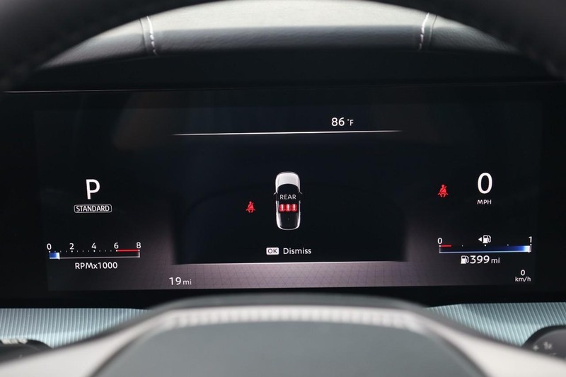 Nissan Murano Vehicle Image 12