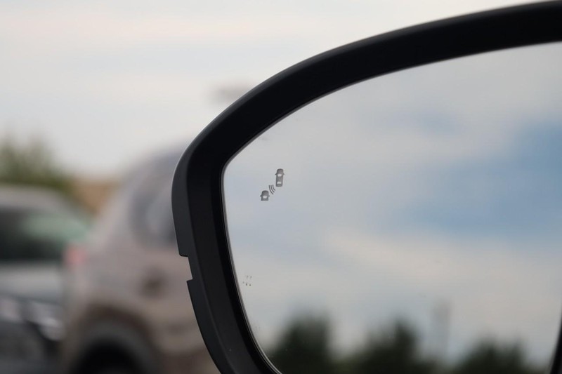 Nissan Murano Vehicle Image 24