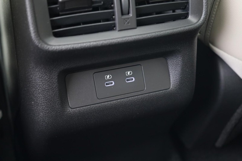Nissan Murano Vehicle Image 26